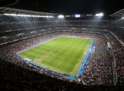 PG电子官方-赛道与绿茵的交响，凯恩关键进球定乾坤的F1街道赛之夜