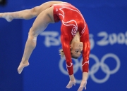 PG电子线上登入-三笘薰全程高能输出引爆全场，勒沃库森横扫巴萨展现战术革命