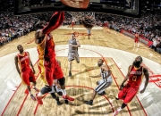 PG中国官网-赛道上的逆袭，塞恩斯关键制胜，迈凯伦逆转索伯车队