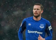 PG世界杯2026-法拉利完胜梅赛德斯，皮亚斯特里关键制胜，新一代车手崛起之战